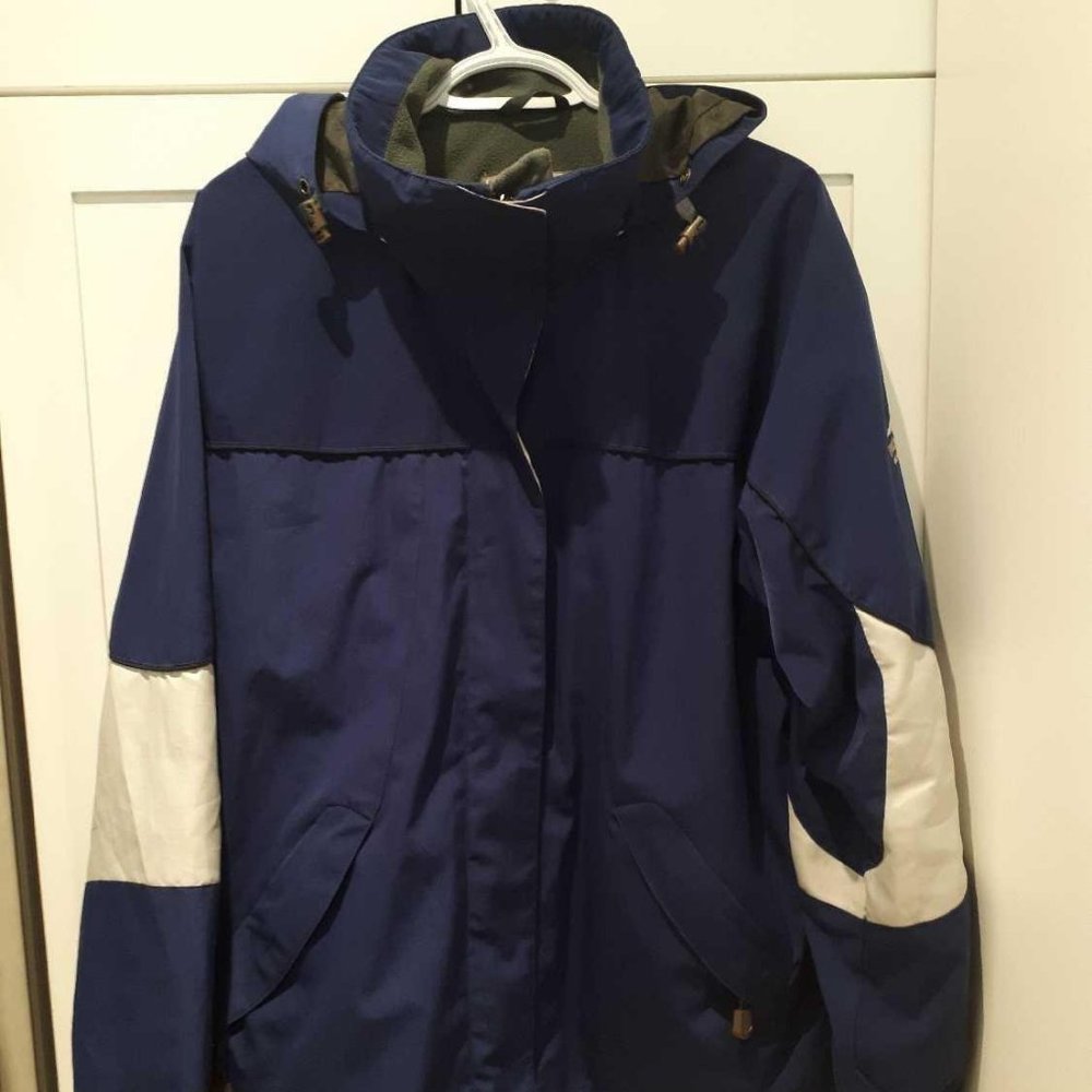 PACIFIC TRAIL OUTDOOR WEAR HOODED COAT WITH LOTS OF FUNCTIONAL DETAILING, SIZE L